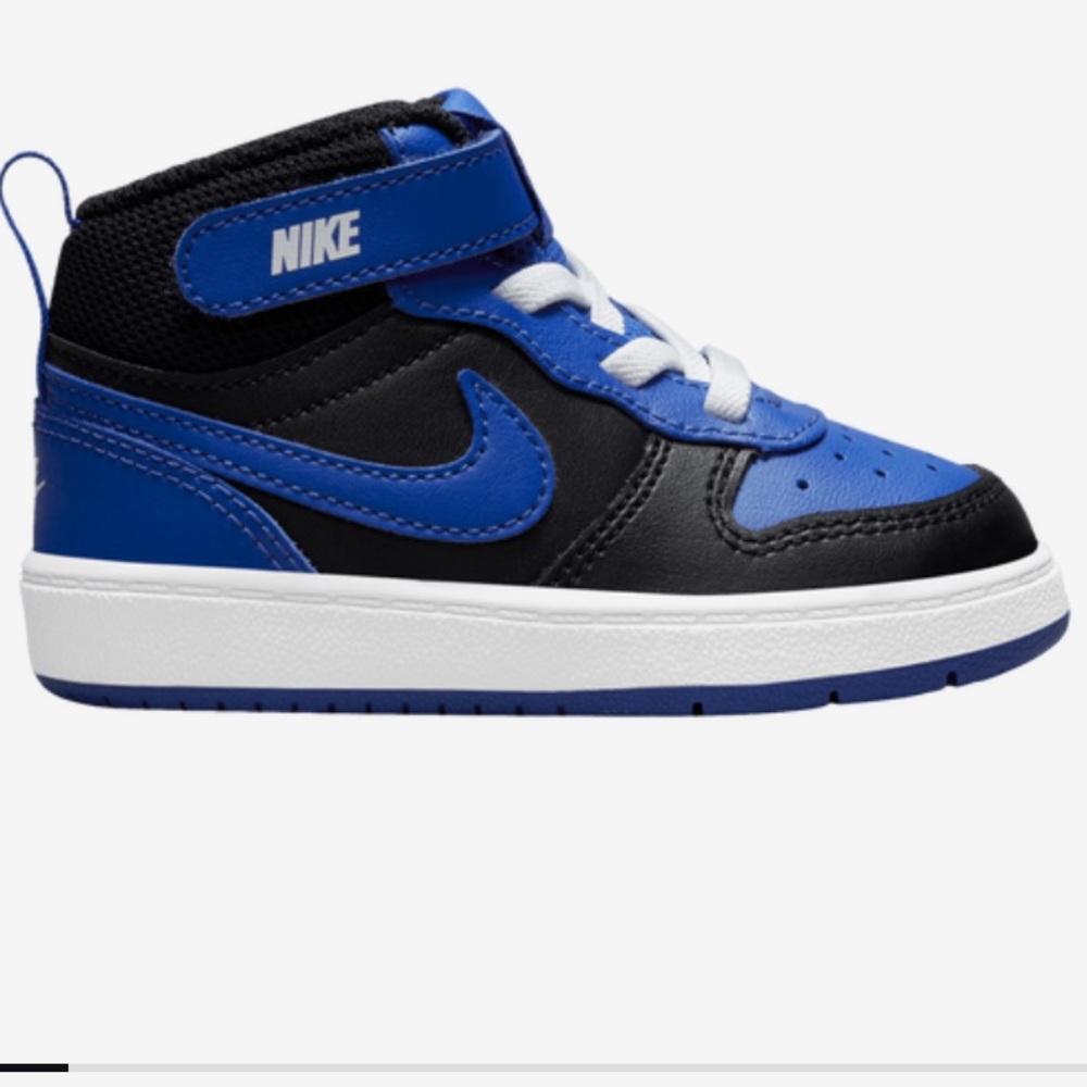 Nike court borough toddler size 8C